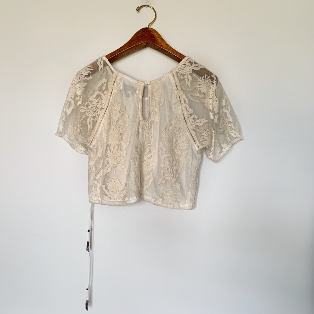 Kendall and Kylie Crop Top Size Medium - Picture 2 of 3